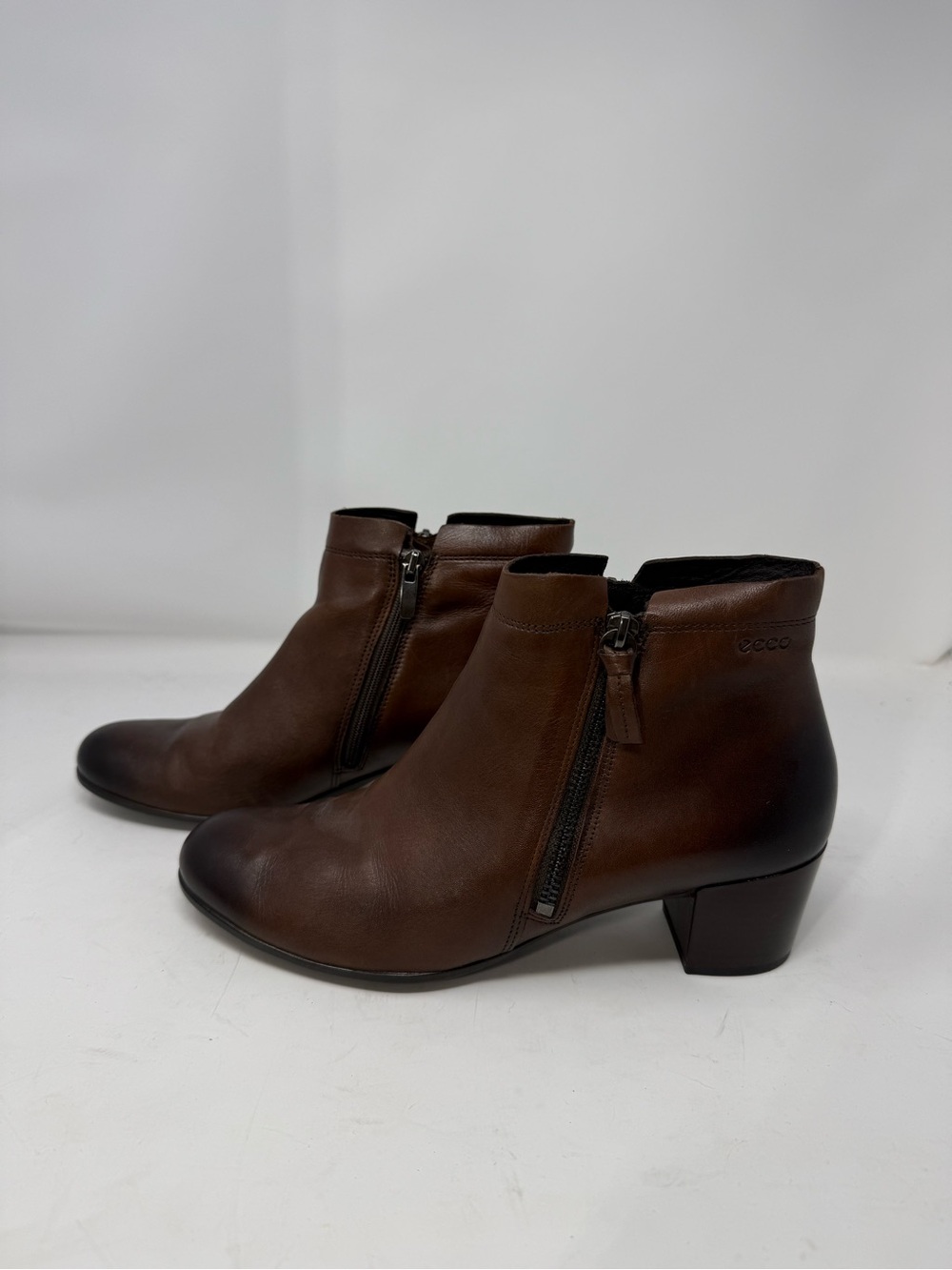 Ecco Brown Leather Ankle Booties with Side Zip sz 8 (QBHMXI)